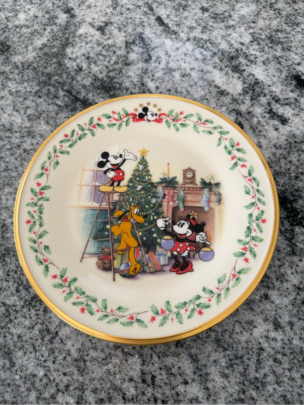 Lenox Mikey Mouse plate Christmas